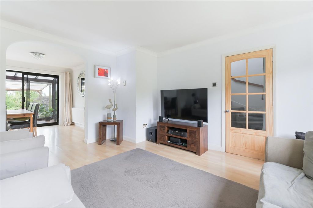 Property photo 2 of 28 Bunbury Way -9.Jpg
