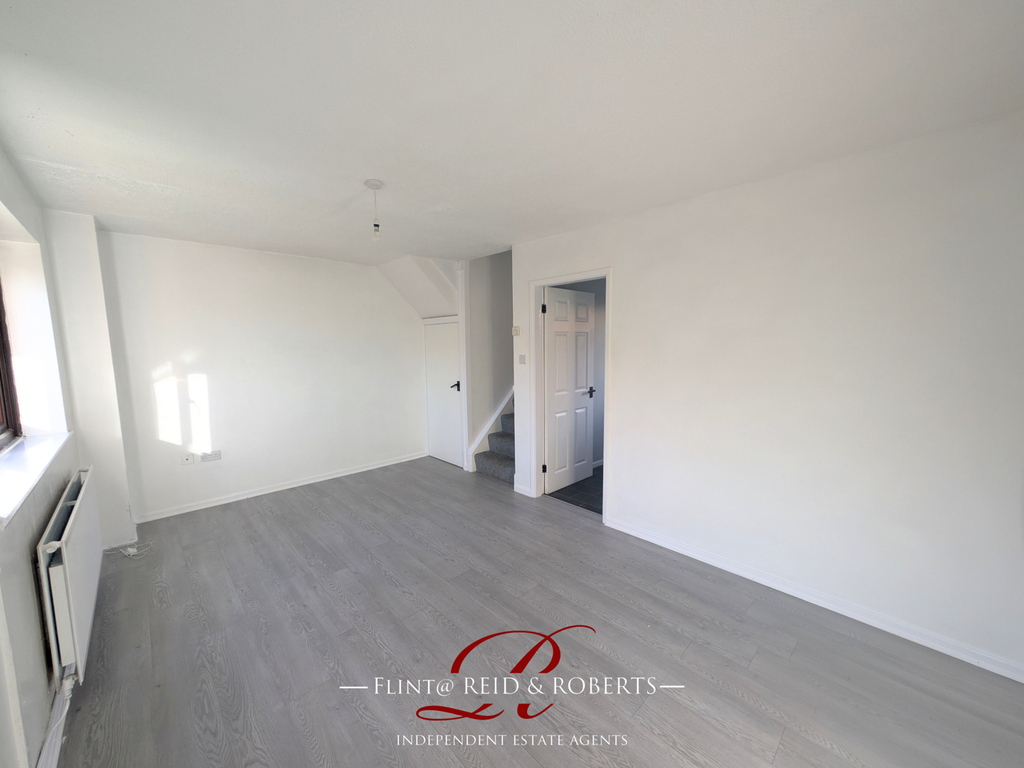 Property photo 3 of 16 Living Room