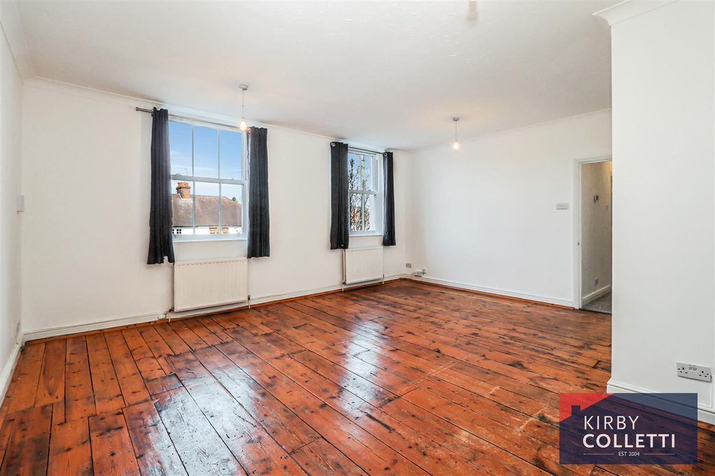 Property photo 2 of 11 Lounge/Diner