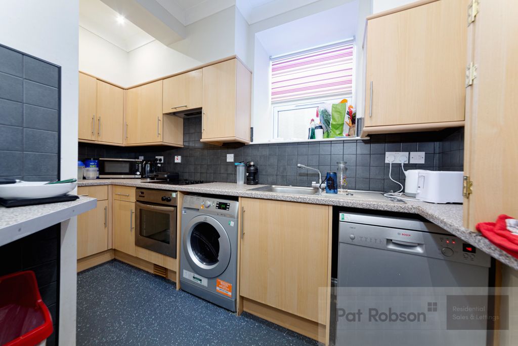 Property photo 3 of 7 45 Heaton Road-5-717
