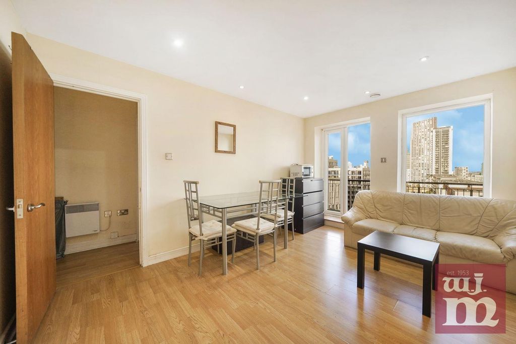 Property photo 2 of 12 Reception