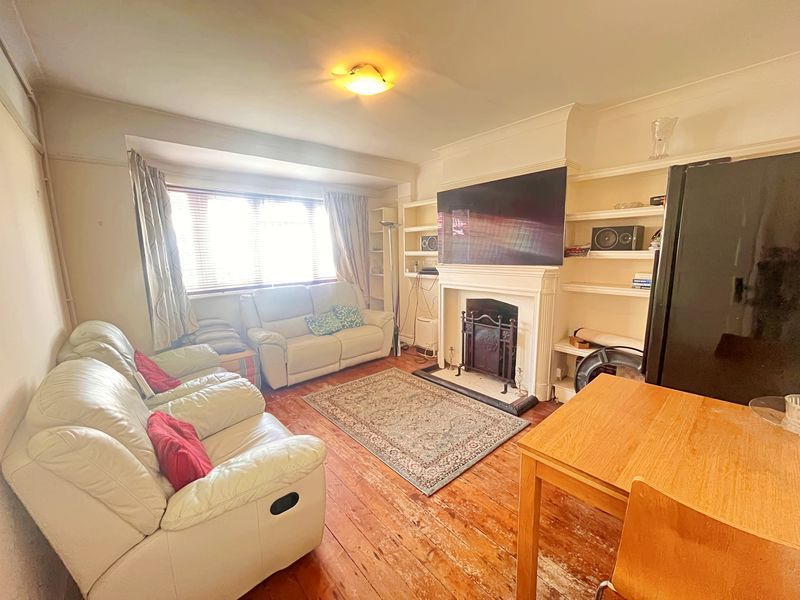 Property photo 2 of 10 Photo 2