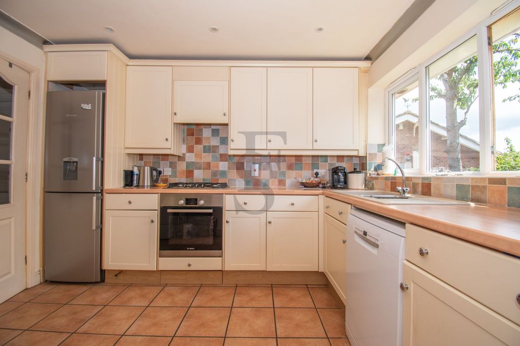 Property photo 3 of 17