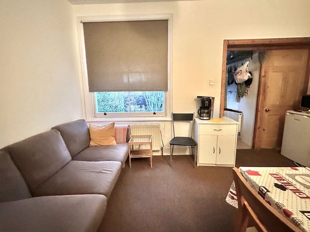 Property photo 1 of 9 Picture No. 22