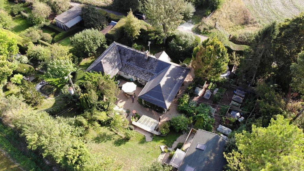 Property photo 1 of 33