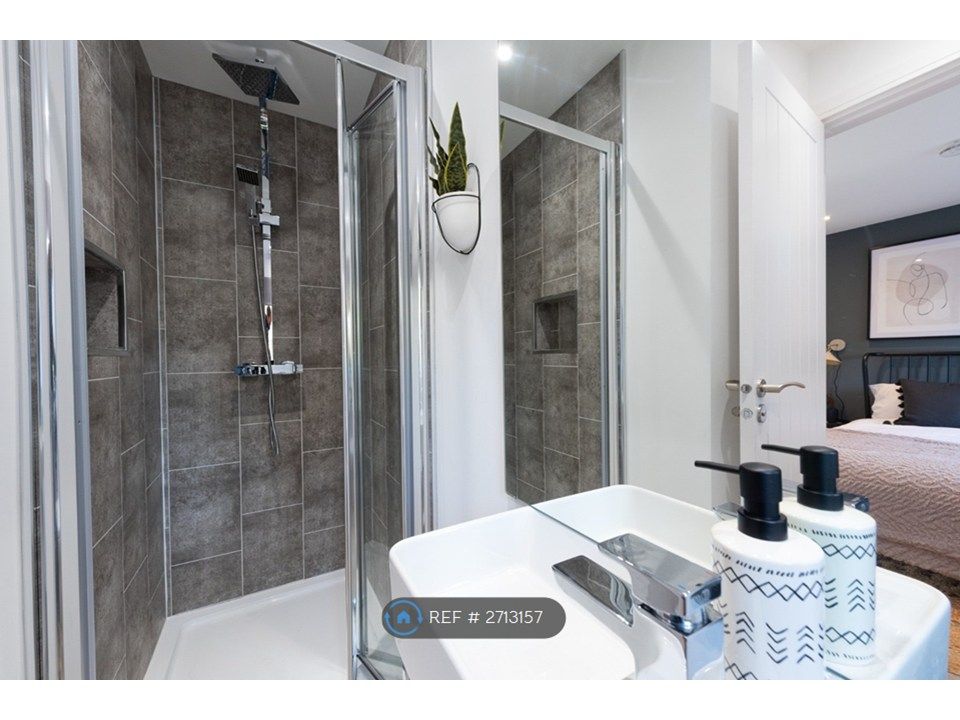 Property photo 3 of 15 Bathroom