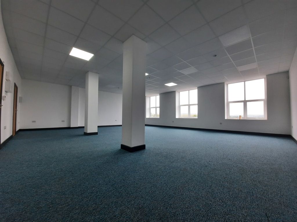 Property photo 1 of 10 Photo 6