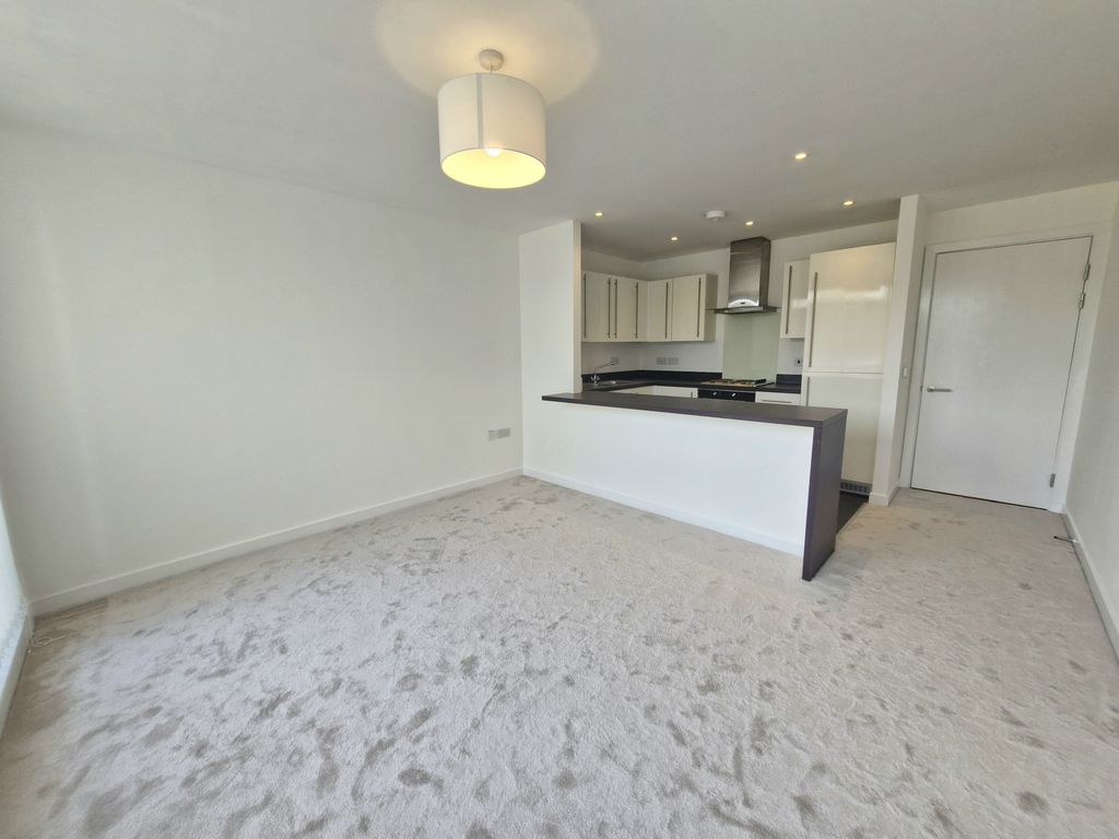 Property photo 3 of 7 Lounge