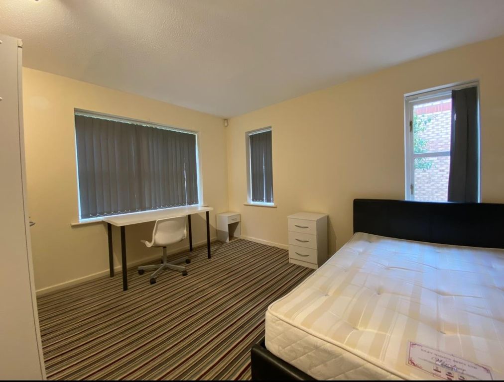 Property photo 3 of 32 Ground Floor Bedroom