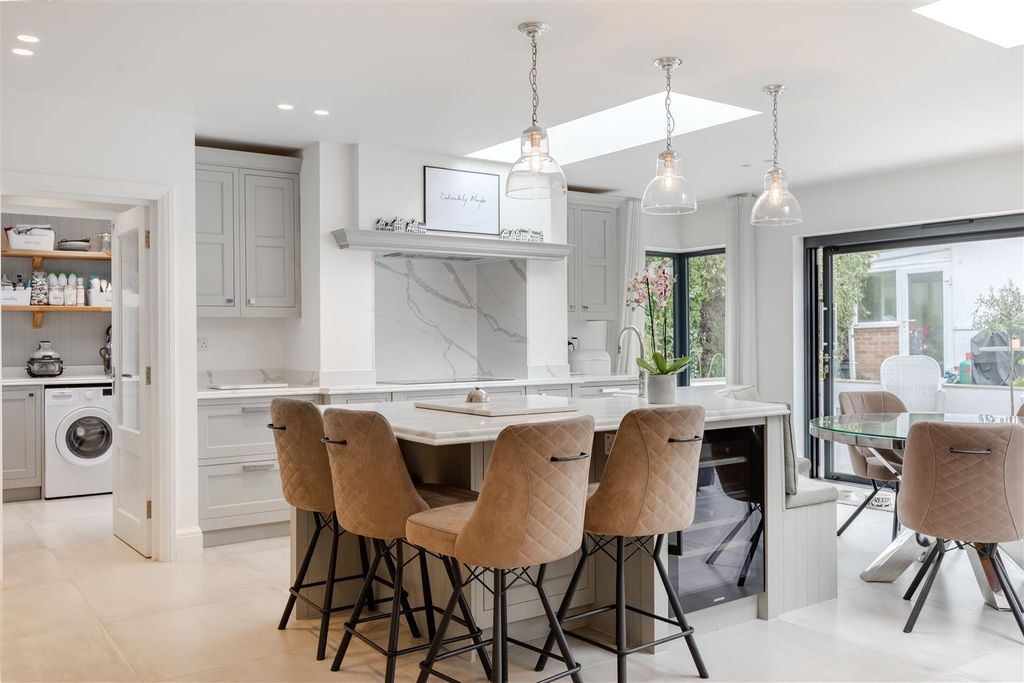 Property photo 2 of 59 Kitchen