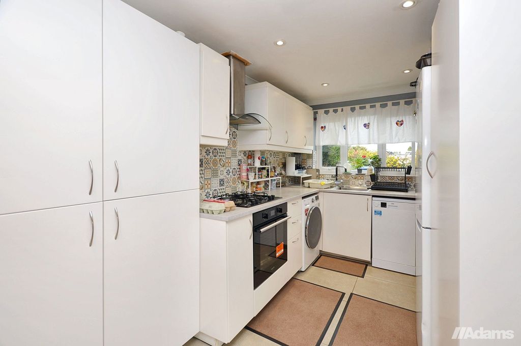 Property photo 2 of 20