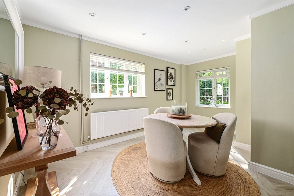 Property photo 3 of 21 Picture No. 02