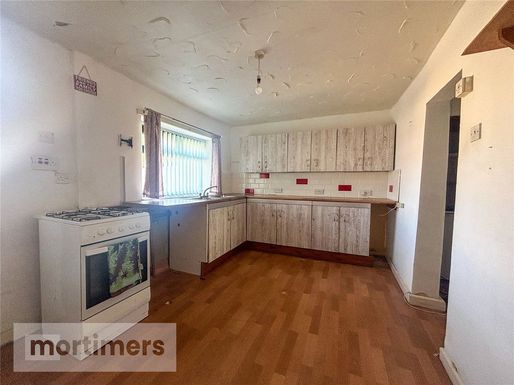 Property photo 2 of 17 Kitchen