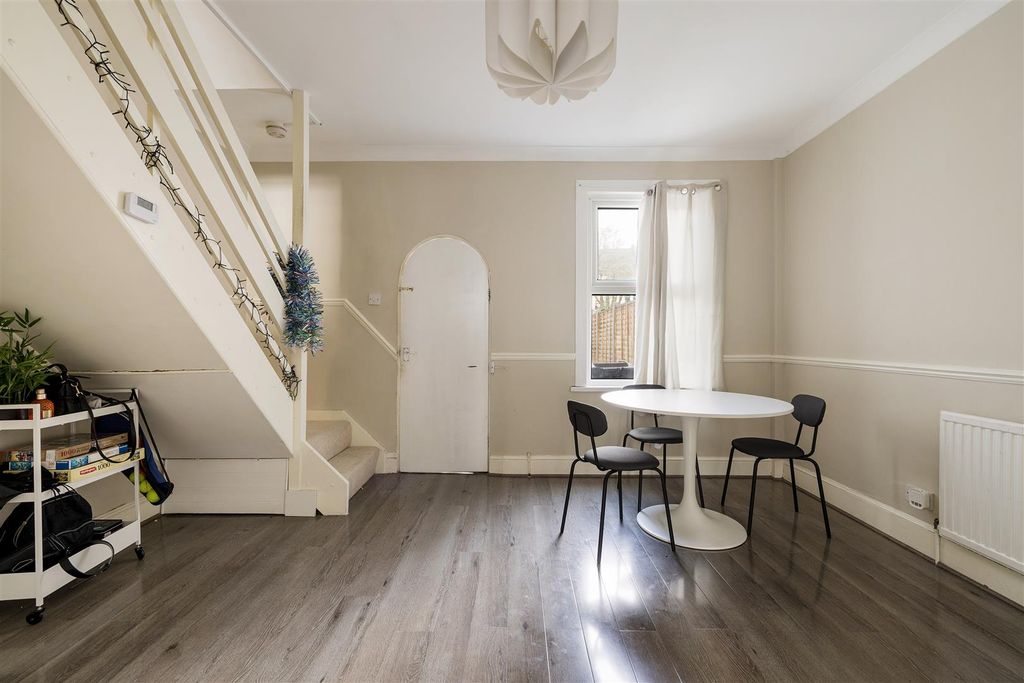 Property photo 3 of 15 Southwell Grove Road, E11