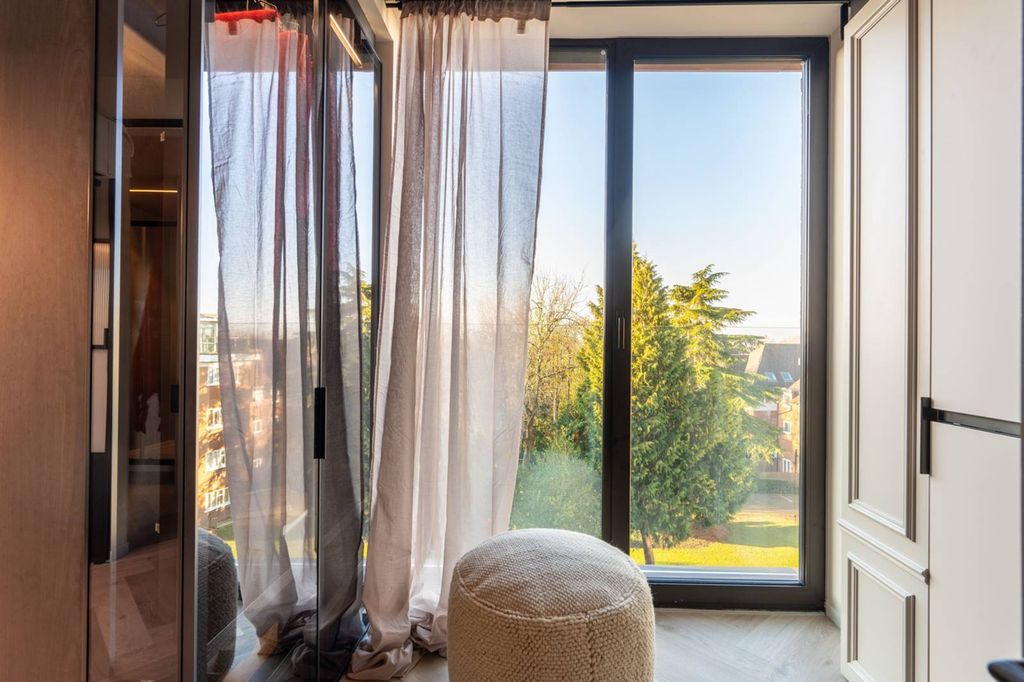 Property photo 1 of 38