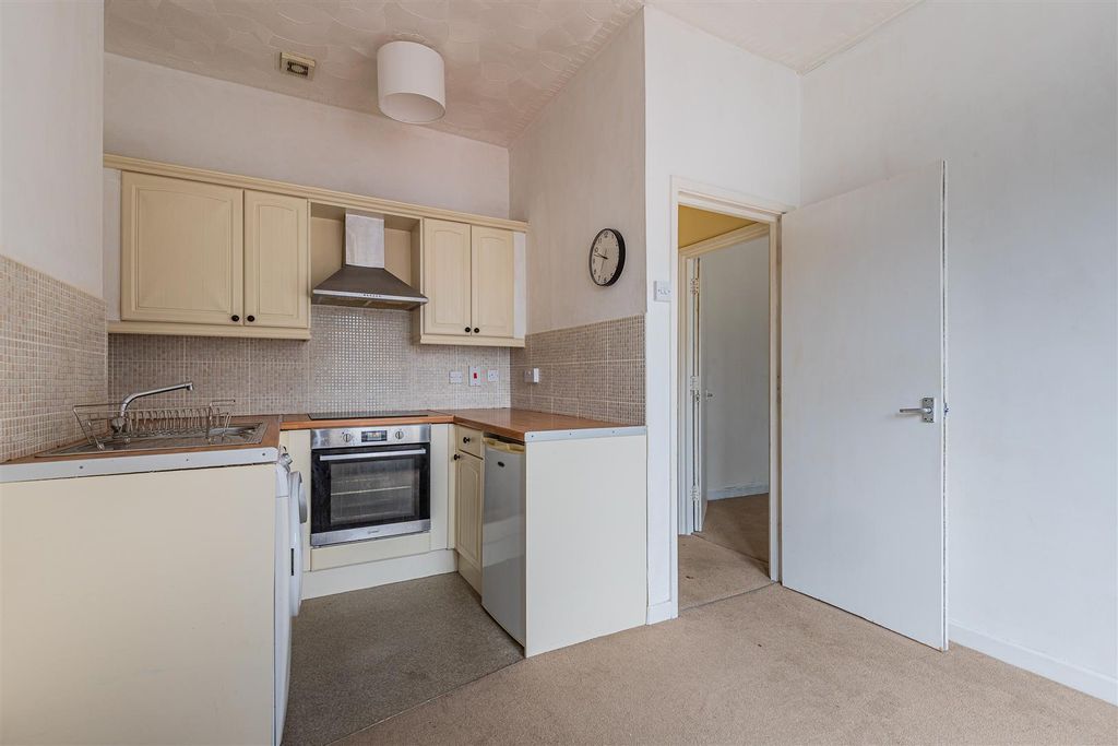 Property photo 2 of 11 100, 4-4.Jpg