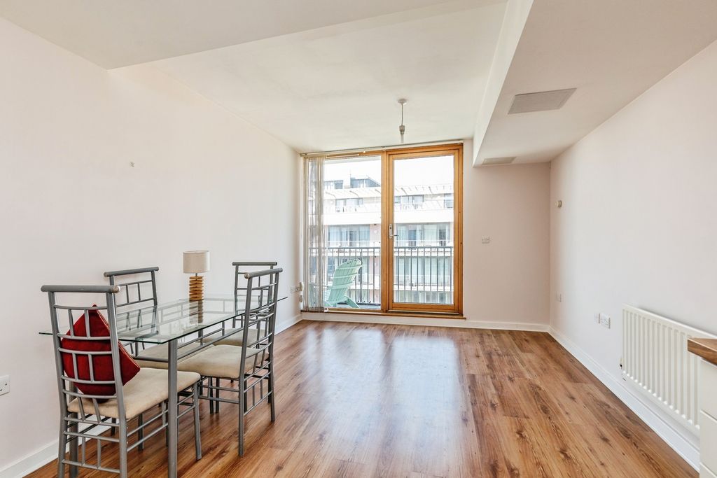 Property photo 3 of 9 Pbox-Img.Jpg