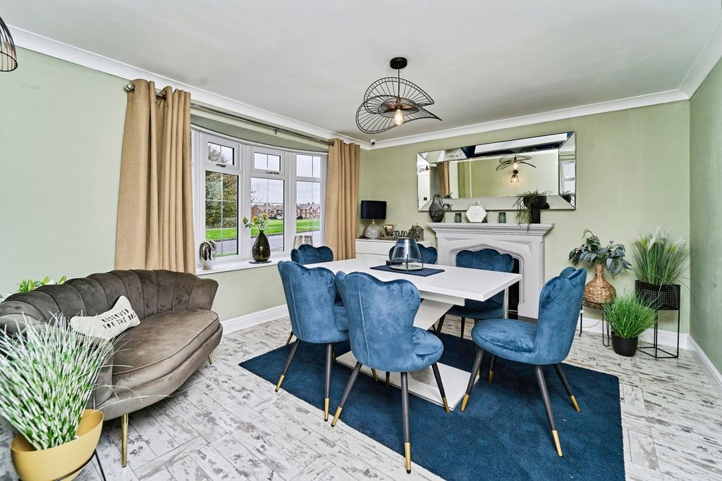 Property photo 3 of 20 Photo