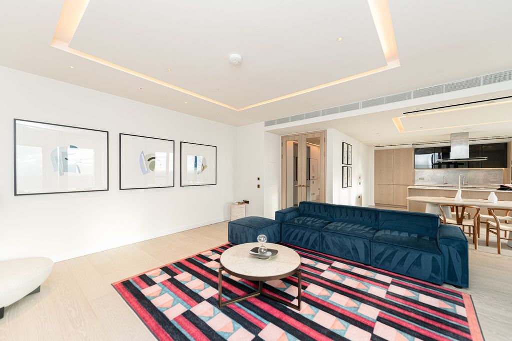 Property photo 2 of 37