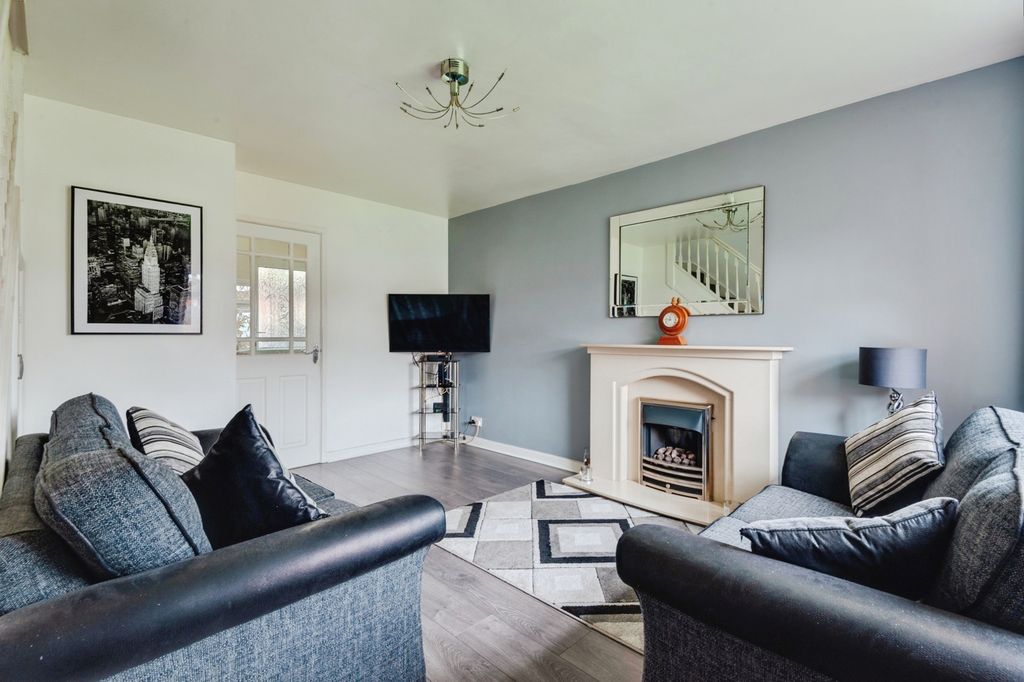 Property photo 3 of 17 Photo