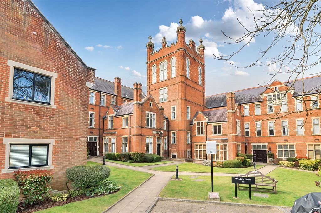 Property photo 1 of 15