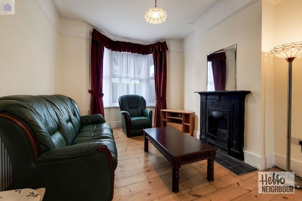 Property photo 3 of 11 Photo 2