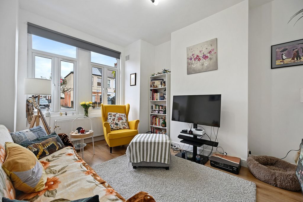 Property photo 2 of 9