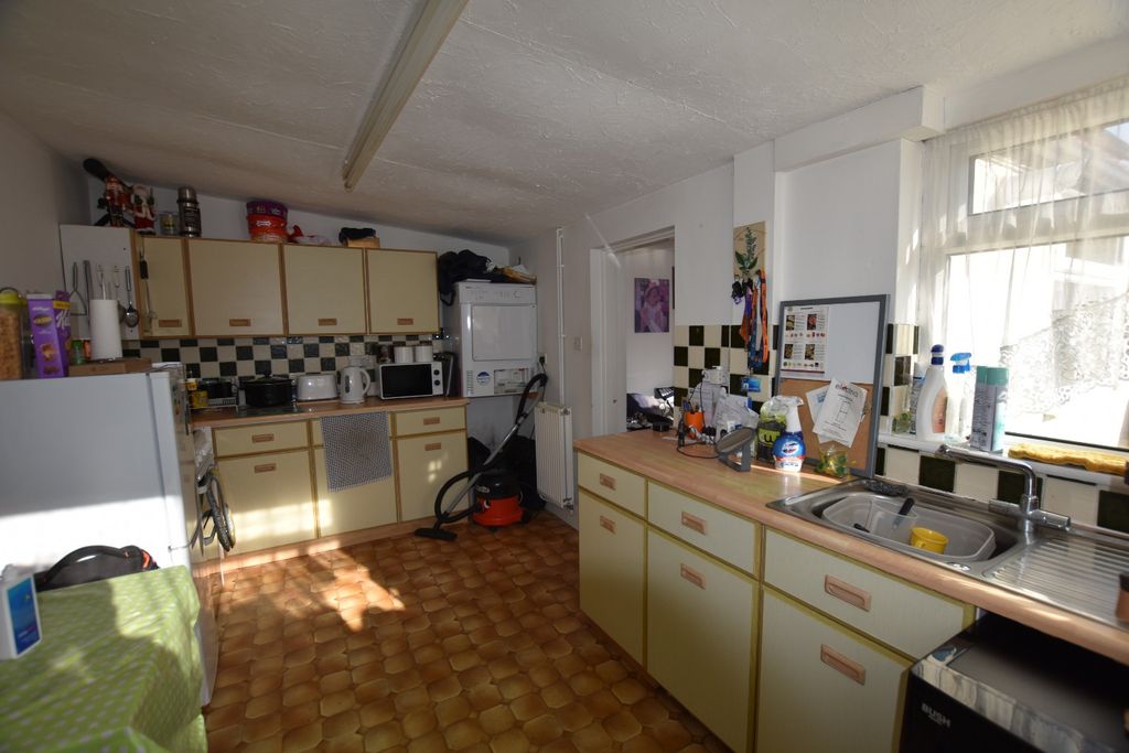 Property photo 3 of 6