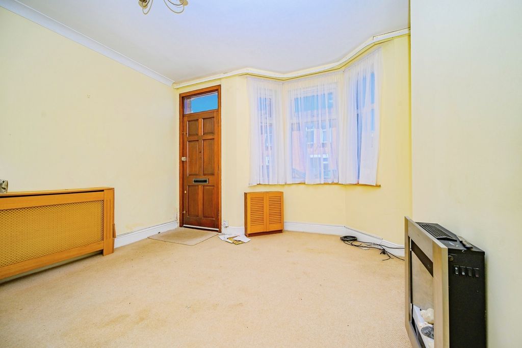 Property photo 3 of 15 Photo
