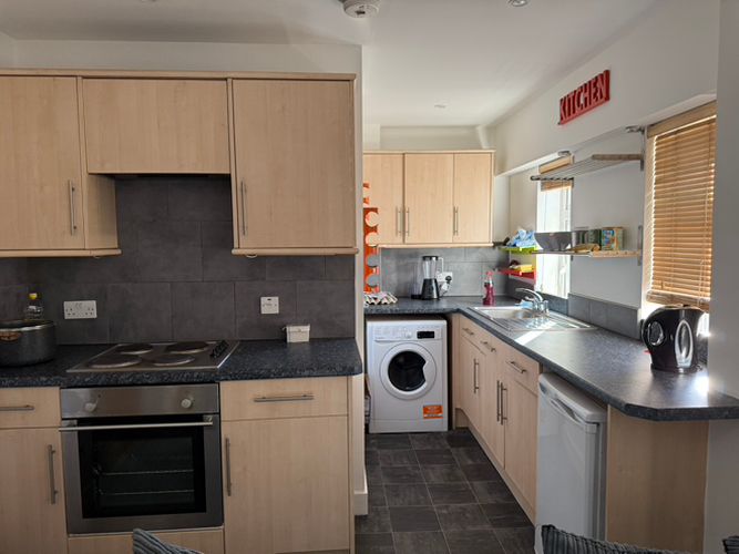 Property photo 1 of 6 Cover