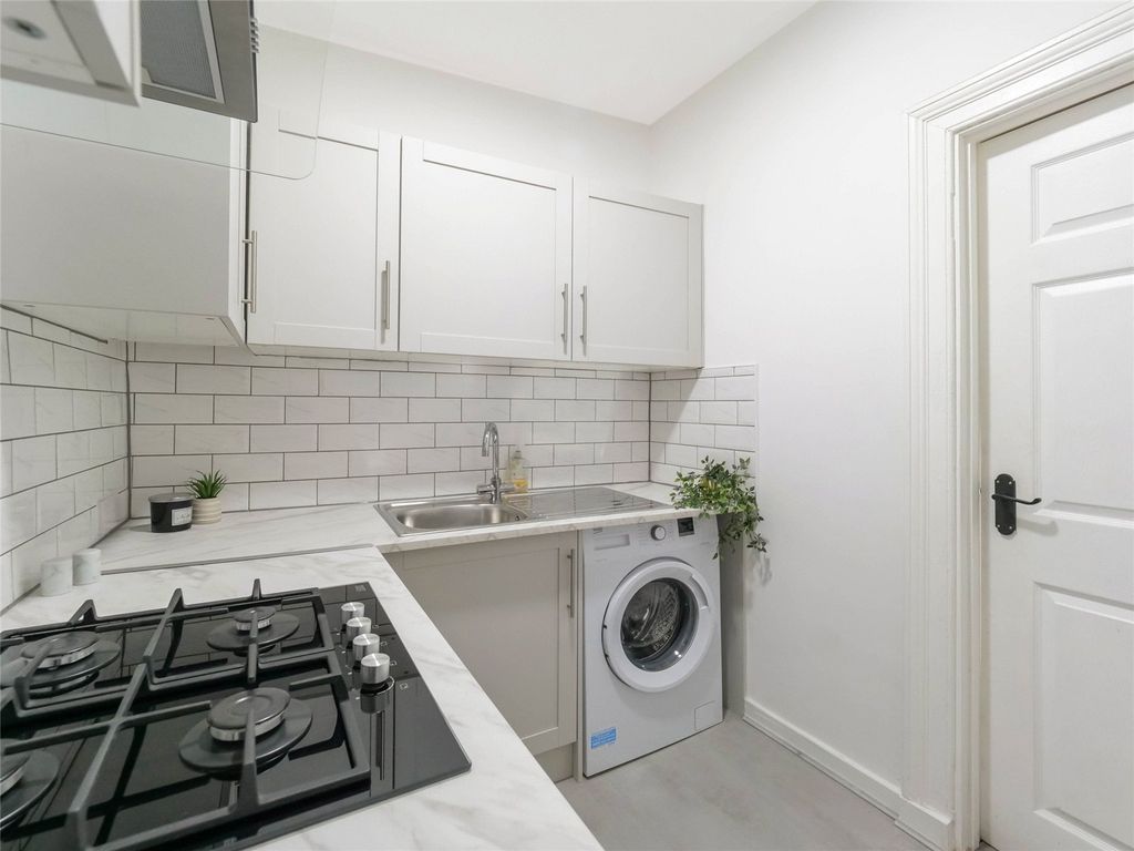 Property photo 3 of 18 Picture No. 09
