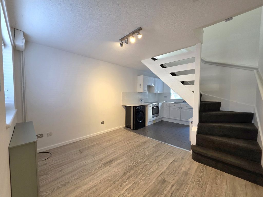 Property photo 2 of 12 Picture No. 04