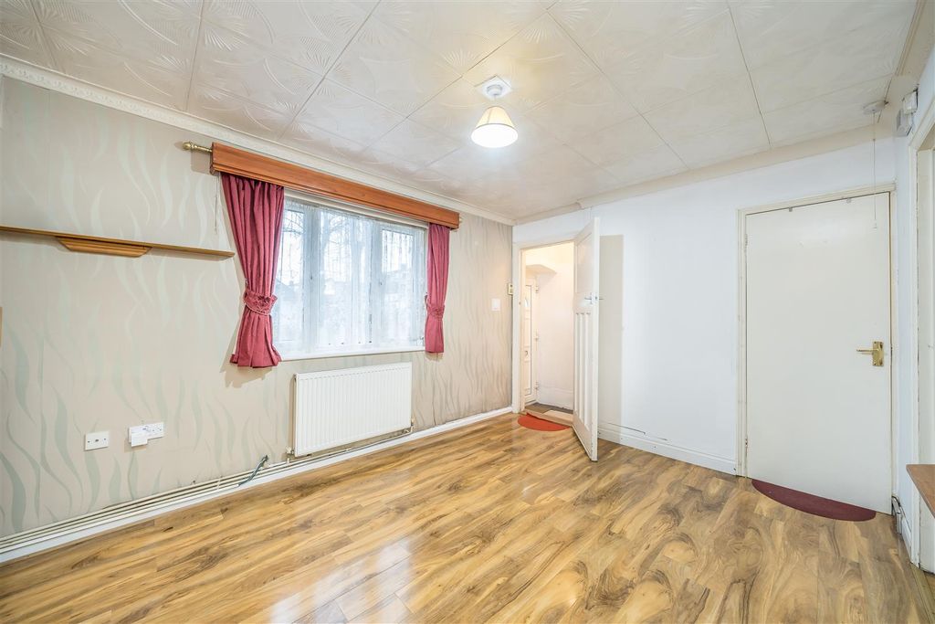 Property photo 2 of 12 Bra05452.Jpg