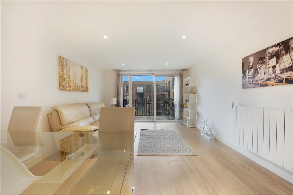 Property photo 2 of 18