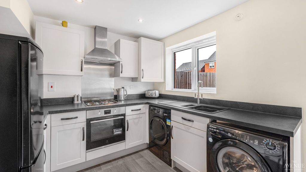 Property photo 2 of 24 5162072