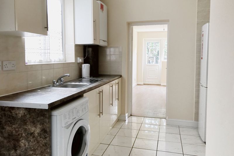 Property photo 2 of 8 Photo 6