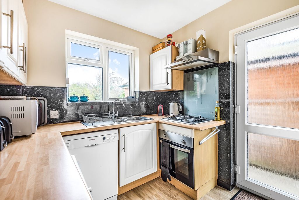 Property photo 3 of 13 Img_168_3_Original.Jpg