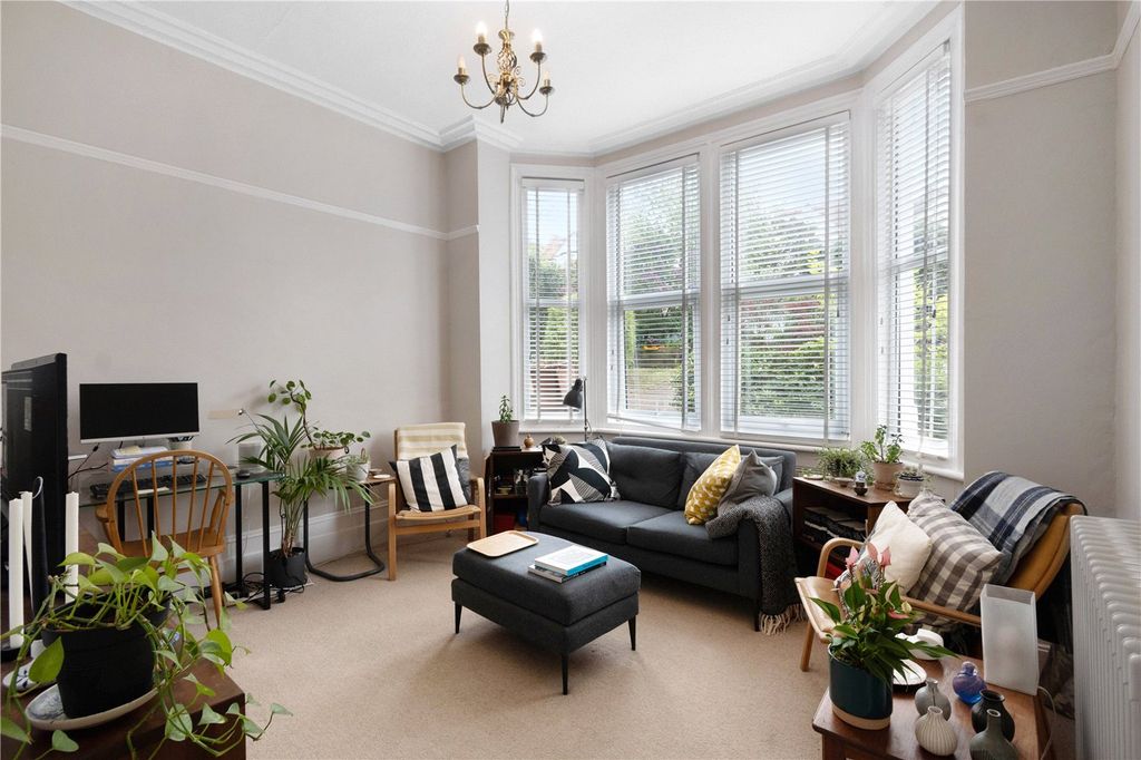 Property photo 2 of 12 Reception