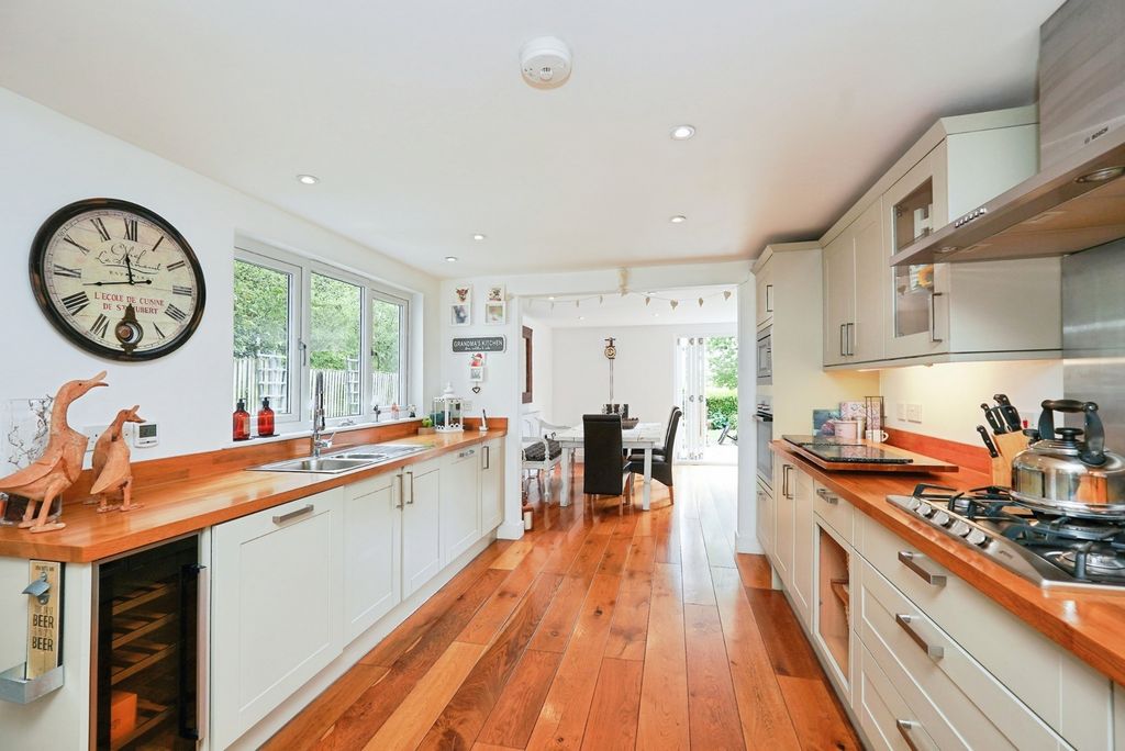 Property photo 2 of 31 Pbox-Img.Jpg