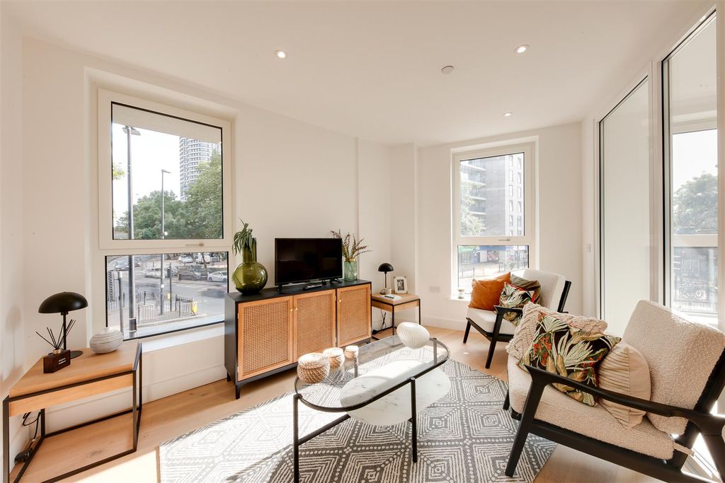 Property photo 1 of 19 Escapade Place.Jpg