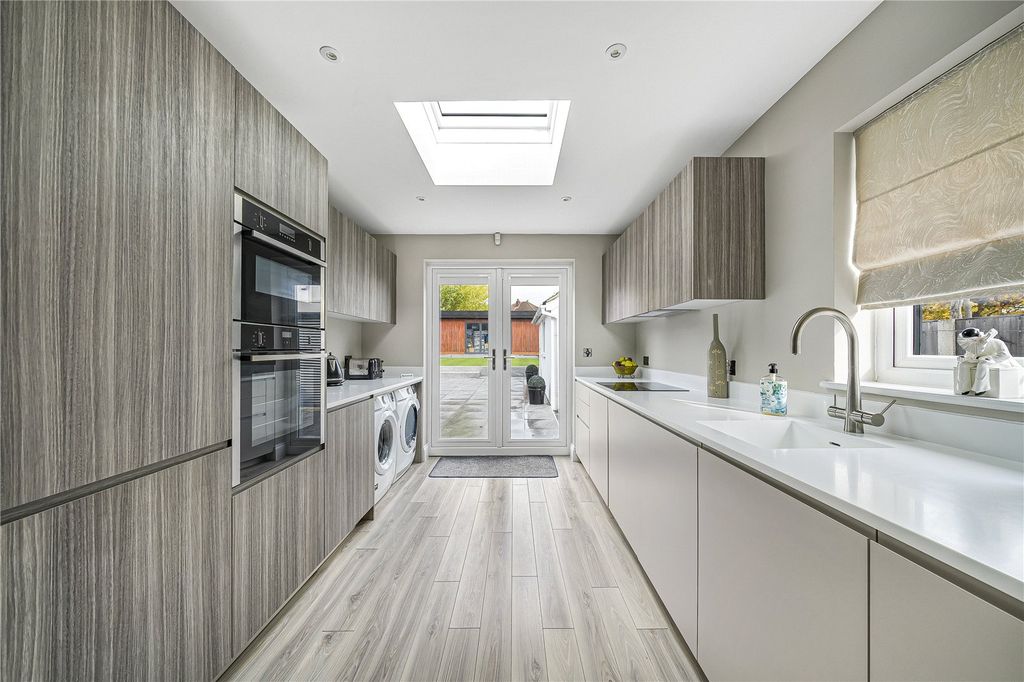 Property photo 3 of 24 Kitchen