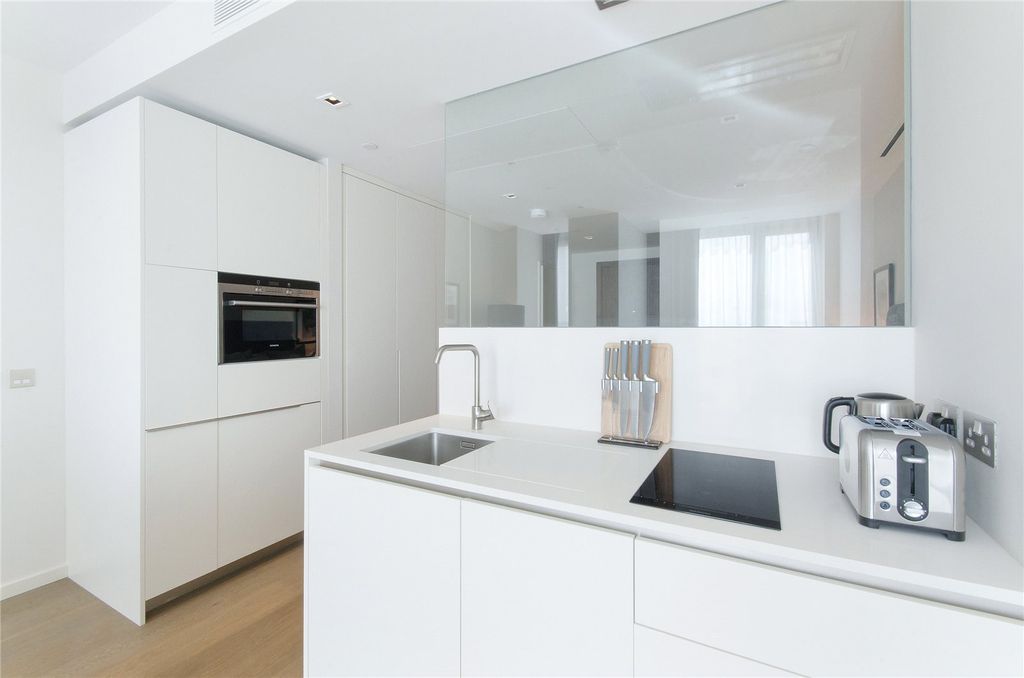 Property photo 3 of 9 Kitchen