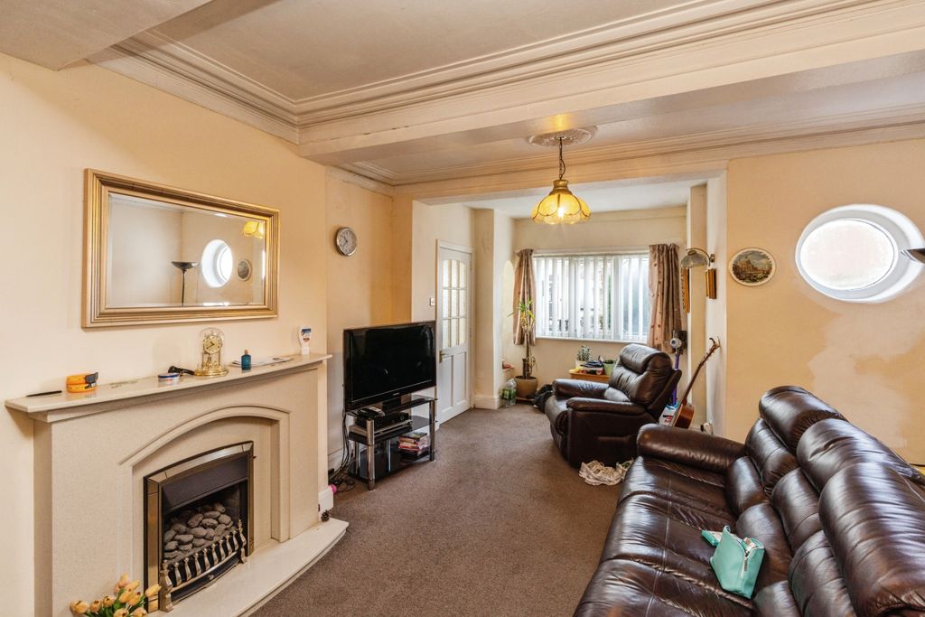 Property photo 2 of 3