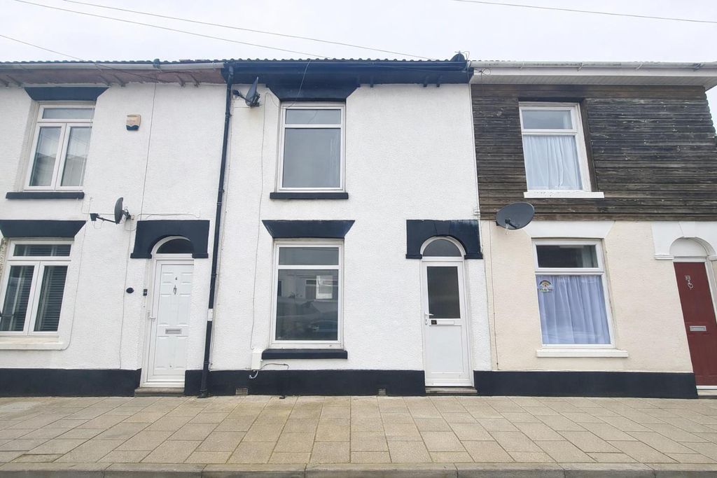 Property photo 2 of 10 Exterior