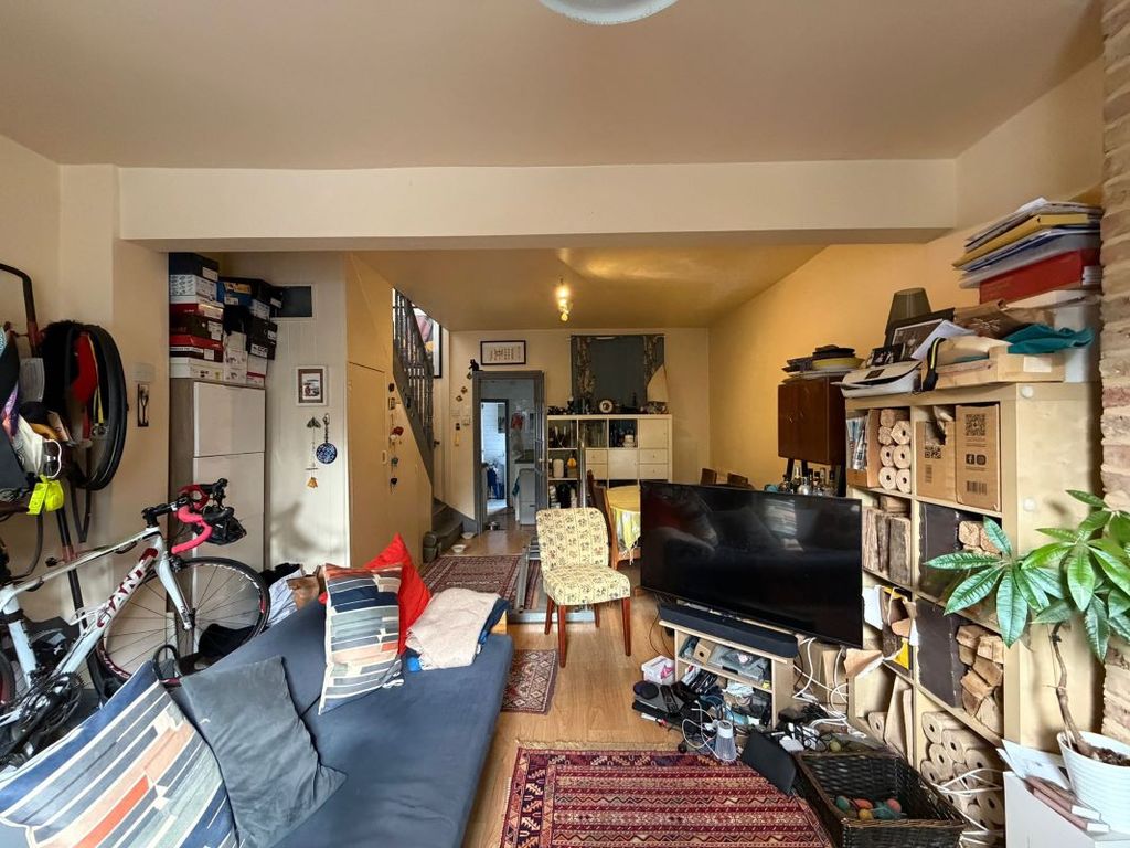 Property photo 3 of 12