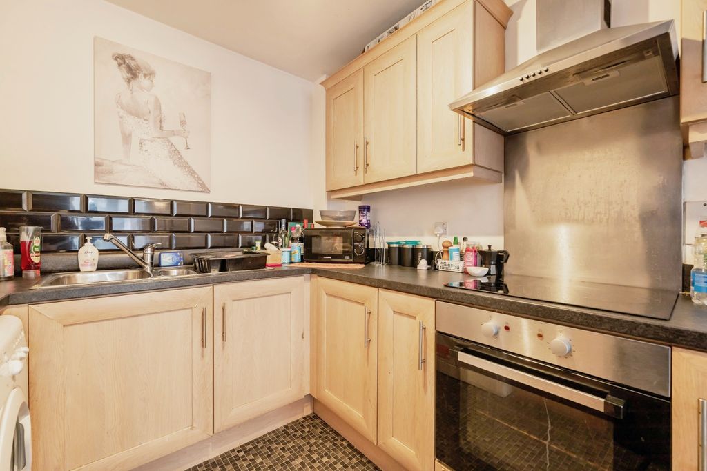 Property photo 3 of 16 Kitchen