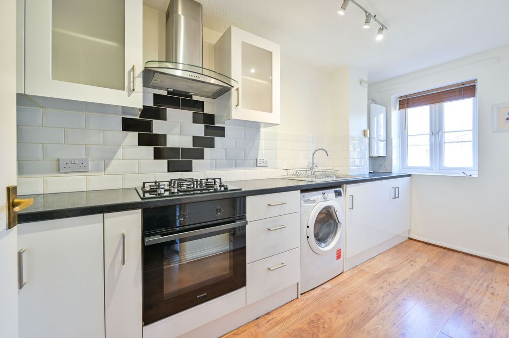 Property photo 3 of 7