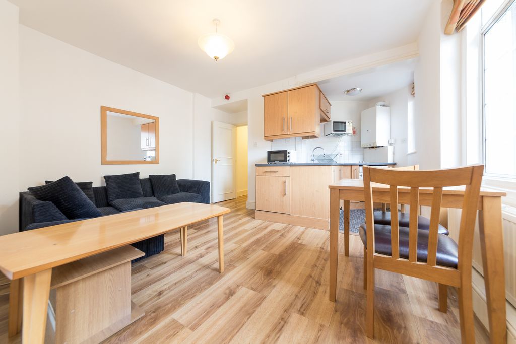 Property photo 1 of 8 Photo 3