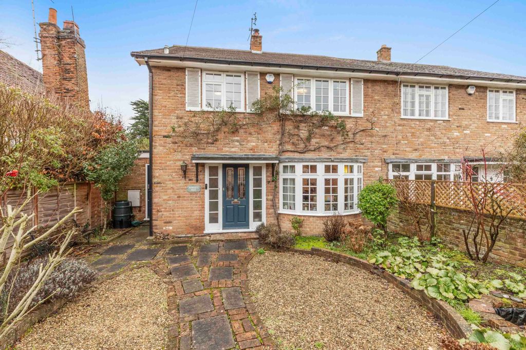 Property photo 2 of 25 Badgers Rest, Bisham Village, Sl7 1Rr (Low Res)-21