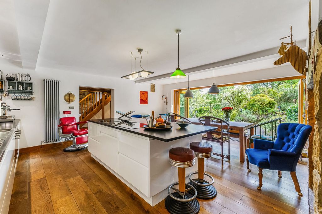 Property photo 2 of 24